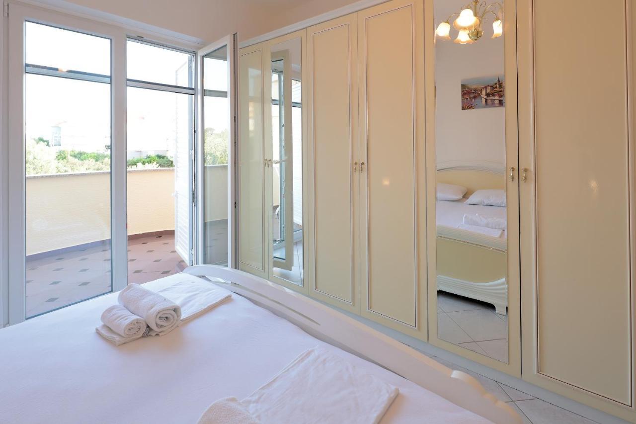 City Pool Apartments Novalja Eksteriør bilde