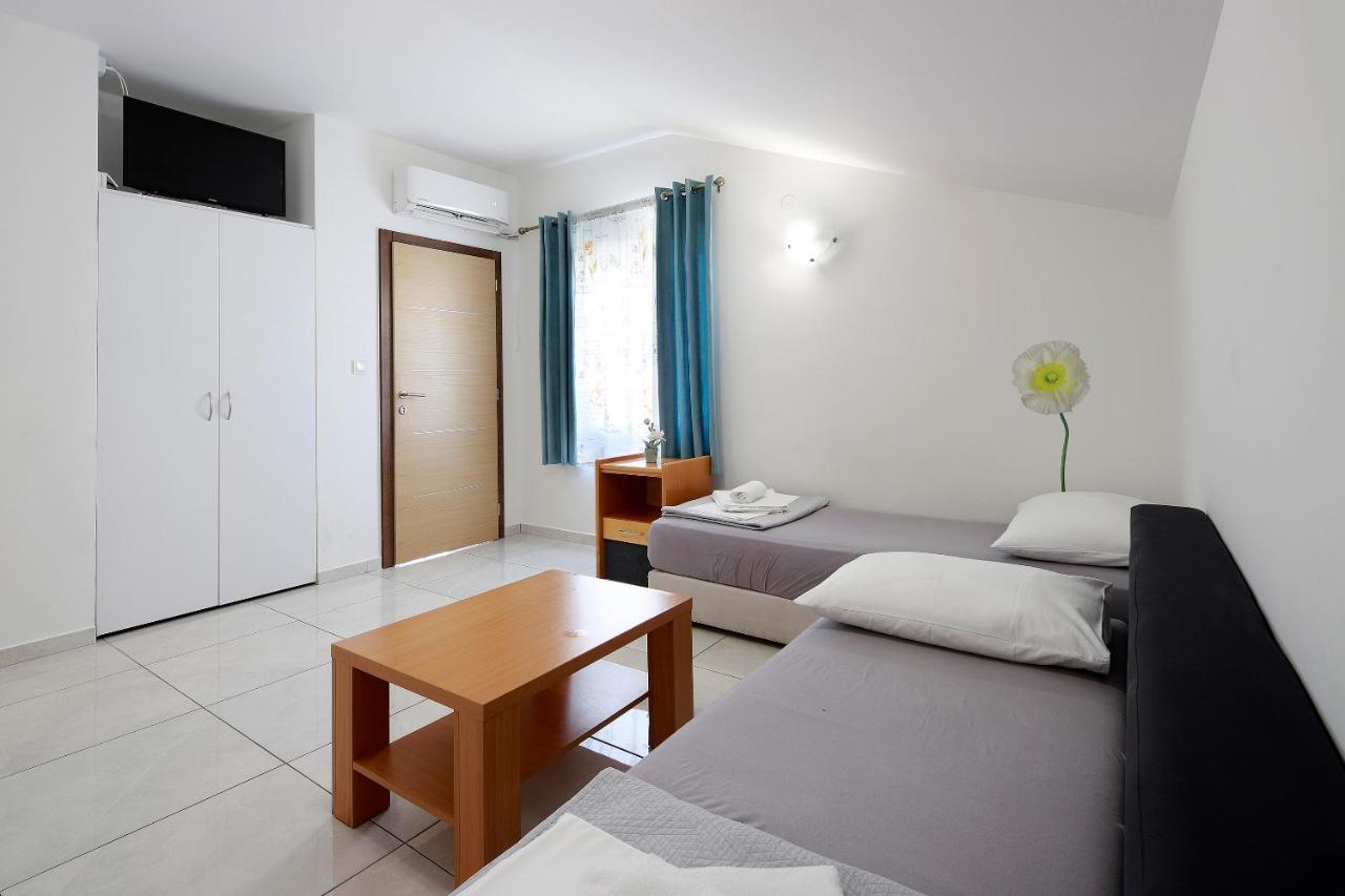 City Pool Apartments Novalja Eksteriør bilde