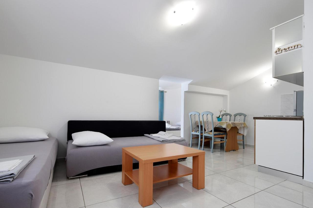 City Pool Apartments Novalja Eksteriør bilde