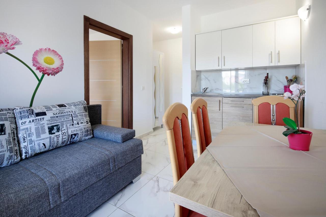 City Pool Apartments Novalja Eksteriør bilde
